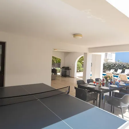 Ferienvilla Fuer 10 Personen In By Interhome Nyaraló