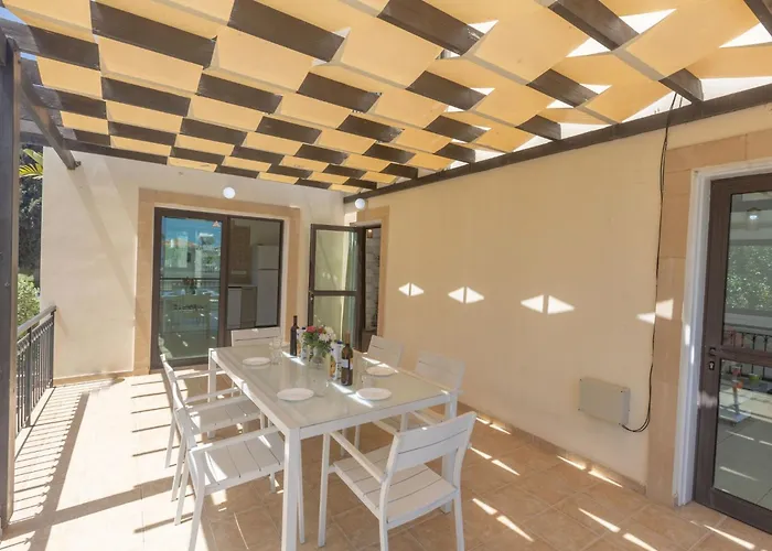 Ferienvilla Fuer 10 Personen In By Interhome プロタラス