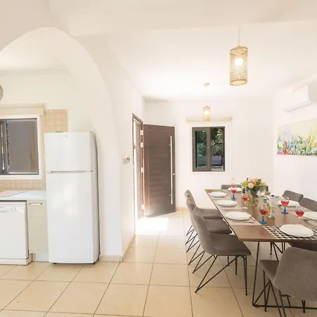 Ferienvilla Fuer 10 Personen In By Interhome Protaras