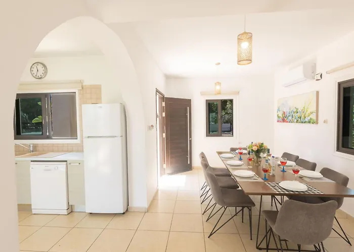 Ferienvilla Fuer 10 Personen In By Interhome Protaras