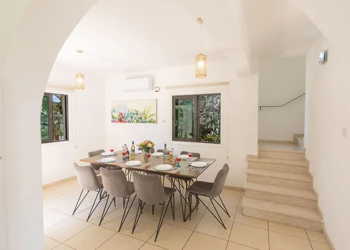 Ferienvilla Fuer 10 Personen In By Interhome * Protaras