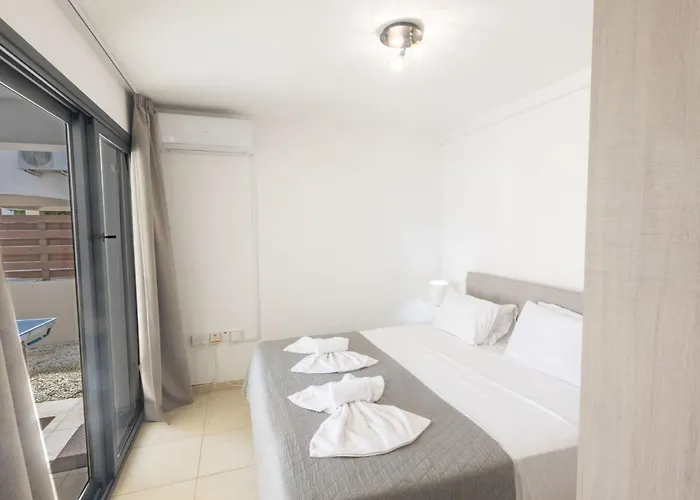 Ferienvilla Fuer 10 Personen In By Interhome Protaras